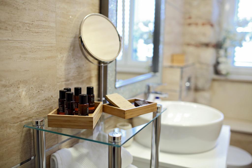 Apartment White Stone - Diocletian Palace สปลิท ภายนอก รูปภาพ